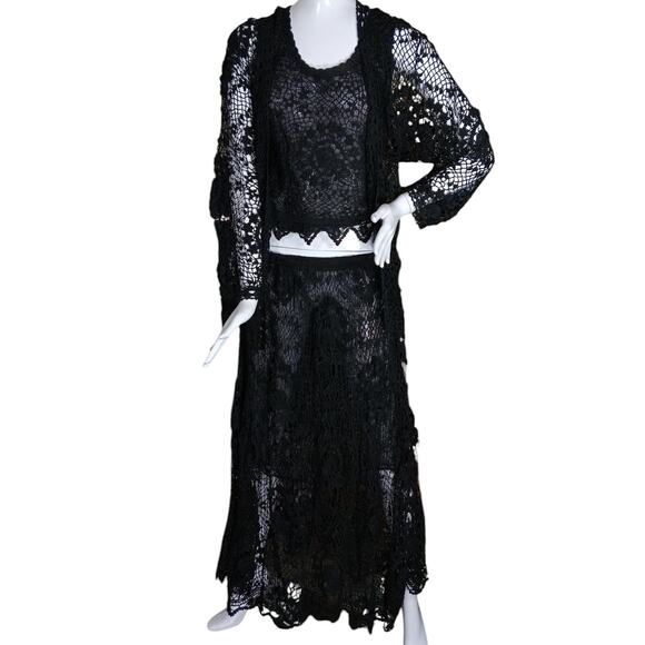 Set of 3 Piece Open Knit Skirt Top and Cardi Size Medium Black Floral Pattern - Picture 2 of 15